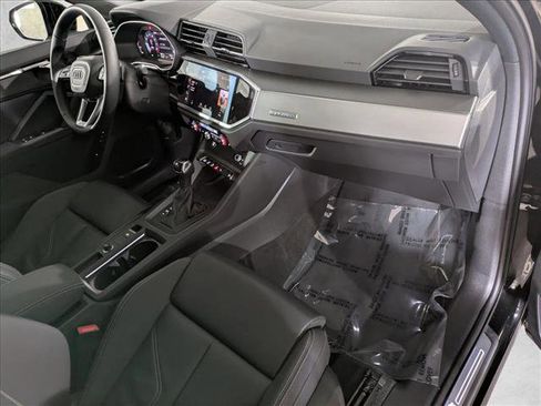 Certified 2025 Audi Q3 2.0T Premium w/ Convenience Package image 26