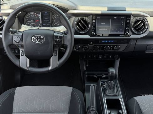 Used 2023 Toyota Tacoma TRD Off-Road w/ Technology Package AWD/4WD image 12