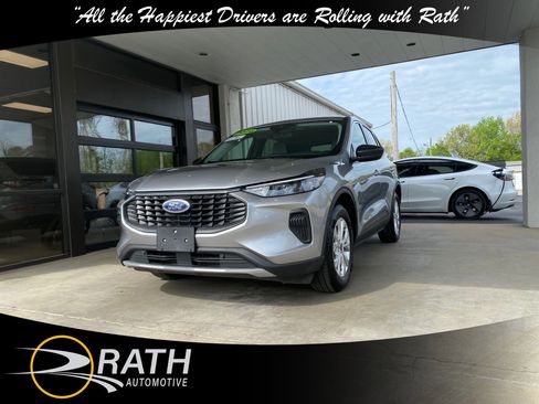 Used 2024 Ford Escape Active FWD image 1