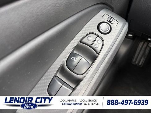 Used 2024 Nissan Altima 2.5 SV FWD image 18