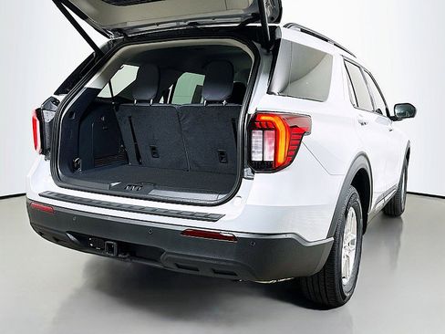 New 2026 Ford Explorer Active image 18