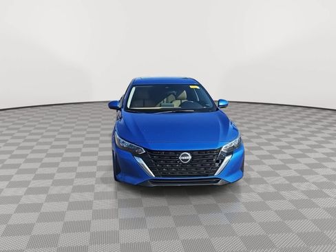 Used 2024 Nissan Sentra SV w/ SV Premium Package FWD image 3