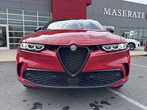 Used 2024 Alfa Romeo Tonale Ti w/ Premium Interior Package AWD/4WD image 11