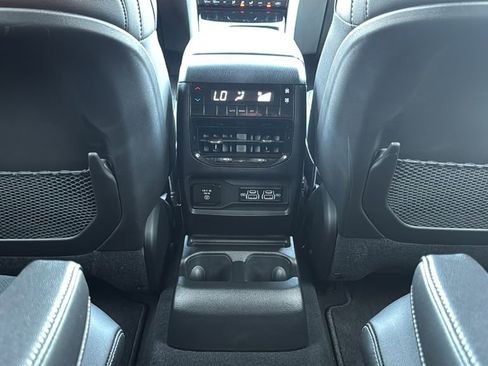 Used 2025 Jeep Grand Cherokee L Altitude AWD/4WD image 23