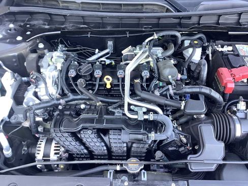 Used 2024 Nissan Altima 2.5 SV FWD image 9
