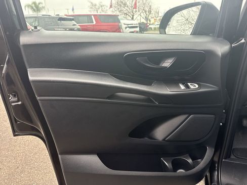 Used 2019 Mercedes-Benz Metris Passenger image 18