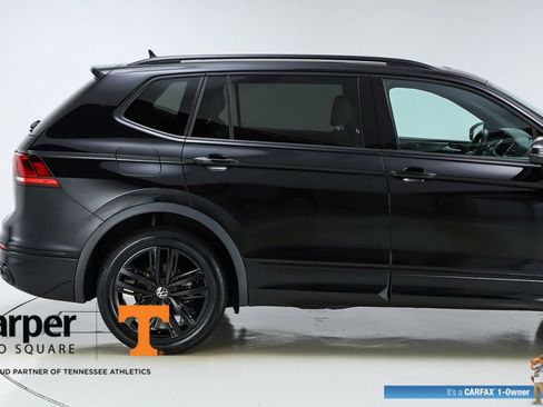 Used 2022 Volkswagen Tiguan SE R-Line image 11