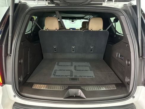Used 2021 Chevrolet Suburban Premier w/ Premium Package AWD/4WD image 38