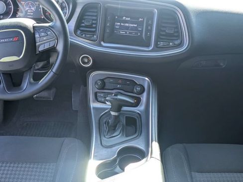 Used 2015 Dodge Challenger SXT RWD image 17