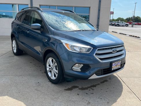 Used 2018 Ford Escape SE FWD image 3
