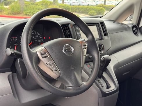 Used 2020 Nissan NV200 SV image 21