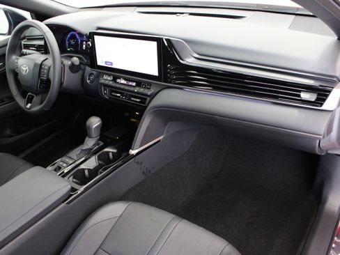 Used 2026 Toyota Camry XSE FWD image 37