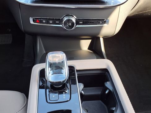 New 2026 Volvo XC90 T8 Plus w/ Protection Package Premier AWD/4WD image 21