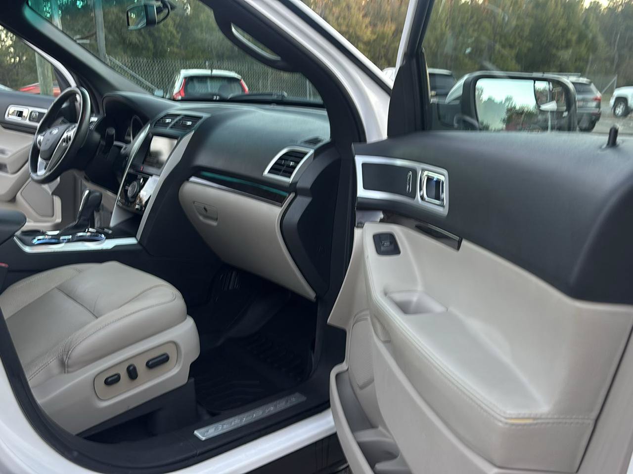 Used 2015 Ford Explorer Limited w/ Equipment Group 301A FWD image 14