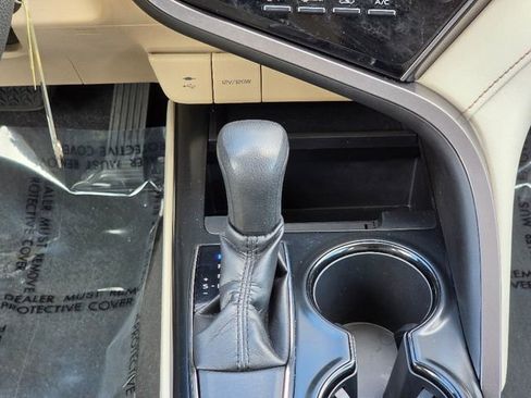 Used 2019 Toyota Camry LE image 28