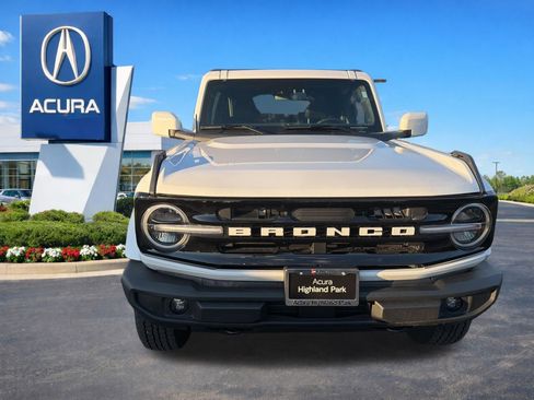 Used 2025 Ford Bronco Outer Banks image 13