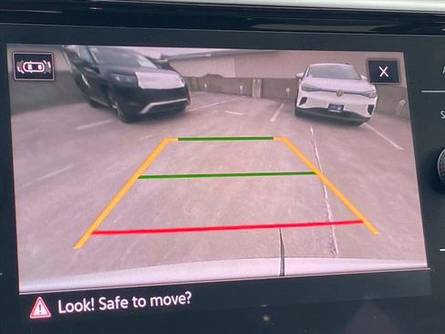 Used 2022 Volkswagen Atlas SE w/ Panoramic Sunroof Package image 16