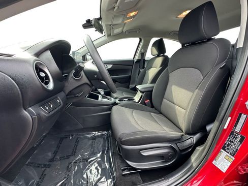 Used 2023 Kia Forte LXS w/ LXS Technology Package FWD image 9