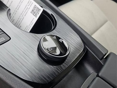 New 2025 Nissan Rogue SV image 22