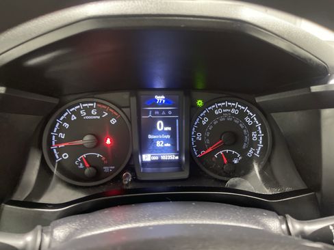 Used 2022 Toyota Tacoma SR image 31