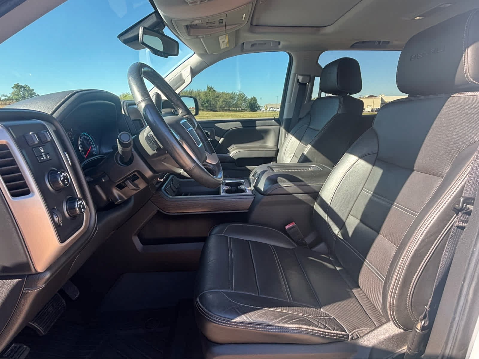 Used 2018 GMC Sierra 1500 Denali w/ Denali Ultimate Package AWD/4WD image 16