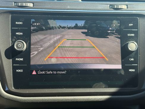 Used 2021 Volkswagen Tiguan SE image 26