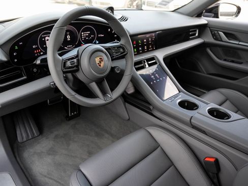 Used 2025 Porsche Taycan 4 image 4