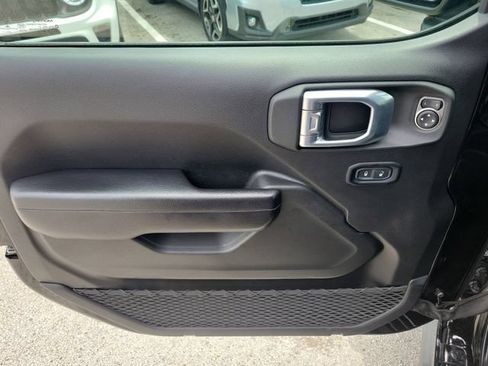 Used 2021 Jeep Gladiator Rubicon AWD/4WD image 15