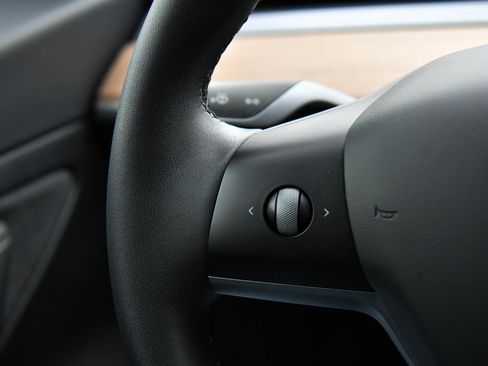 Used 2021 Tesla Model 3 Standard Range Plus image 30