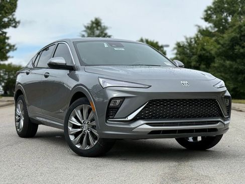 New 2026 Buick Envista Avenir FWD image 2
