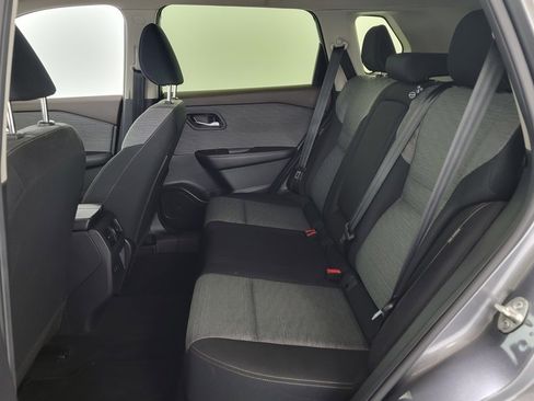 Used 2023 Nissan Rogue SV image 11