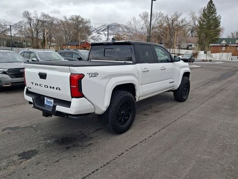 Used 2024 Toyota Tacoma TRD Sport w/ TRD Sport Upgrade Package image 3