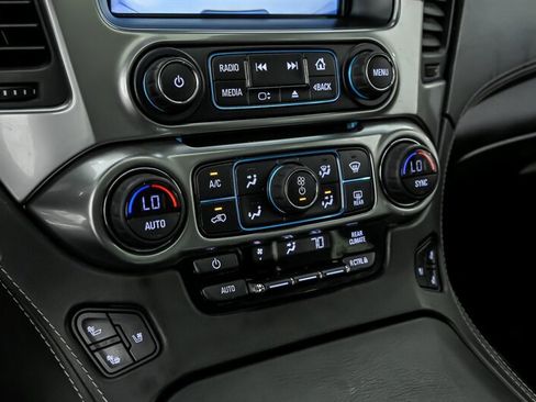 Used 2018 Chevrolet Suburban Premier AWD/4WD image 26