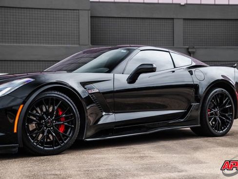 Used 2015 Chevrolet Corvette Z06 w/ 2LZ Preferred Equipment Group image 44