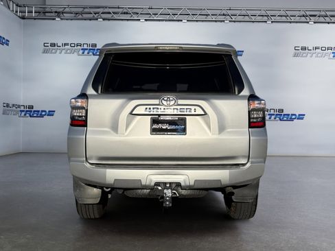 Used 2022 Toyota 4Runner SR5 image 6