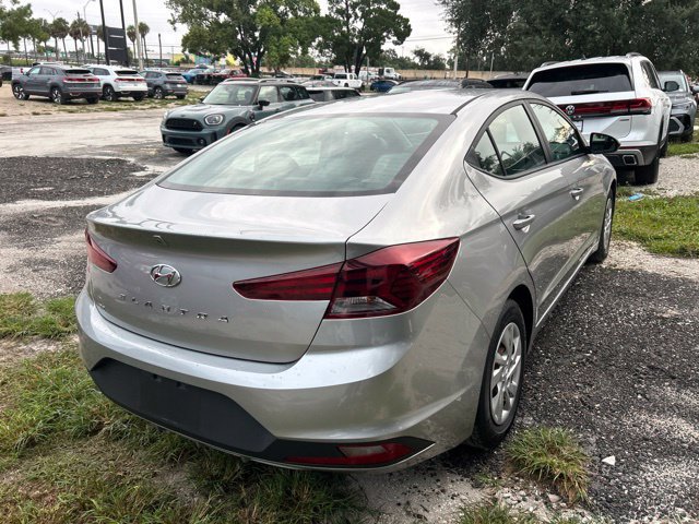 Used 2020 Hyundai Elantra SE FWD image 4