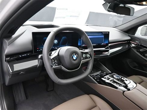 New 2026 BMW 530i w/ Premium Package image 33