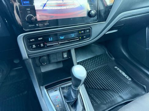 Used 2017 Toyota Corolla SE w/ SE Premium Package FWD image 23