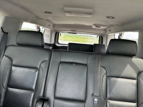 Used 2018 Chevrolet Suburban LT AWD/4WD image 16