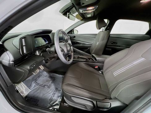 Certified 2025 Hyundai Elantra Sport FWD image 20