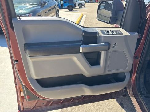 Used 2015 Ford F150 XLT image 20