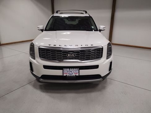 Used 2020 Kia Telluride EX w/ EX Premium Package AWD/4WD image 3