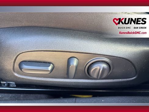 Used 2024 Chevrolet Malibu LT image 11