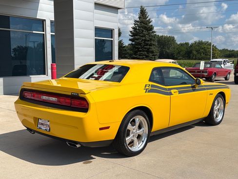 Used 2010 Dodge Challenger R/T RWD image 8
