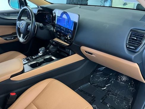 Certified 2025 Lexus NX 350 AWD w/ Accessory Package (2T) image 43