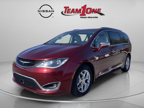 Used 2017 Chrysler Pacifica Limited w/ UConnect Theater Package image 4
