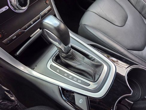 Used 2018 Ford Edge Titanium w/ Technology Package FWD image 29