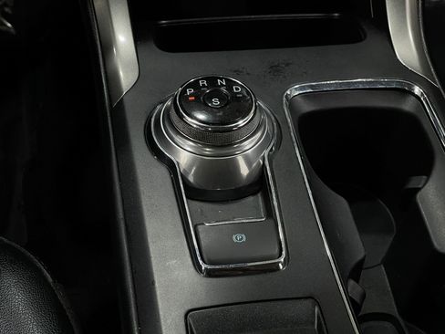 Used 2019 Ford Fusion SEL image 27