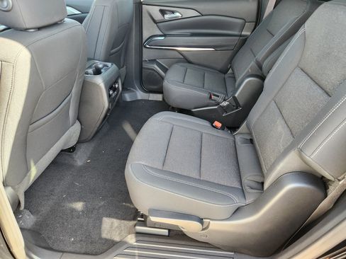 New 2026 Chevrolet Traverse LT w/ Sun and Wheel Package FWD image 21
