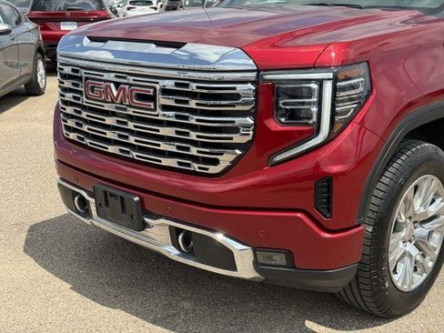 Used 2023 GMC Sierra 1500 Denali w/ Denali Carbonpro Edition AWD/4WD image 16